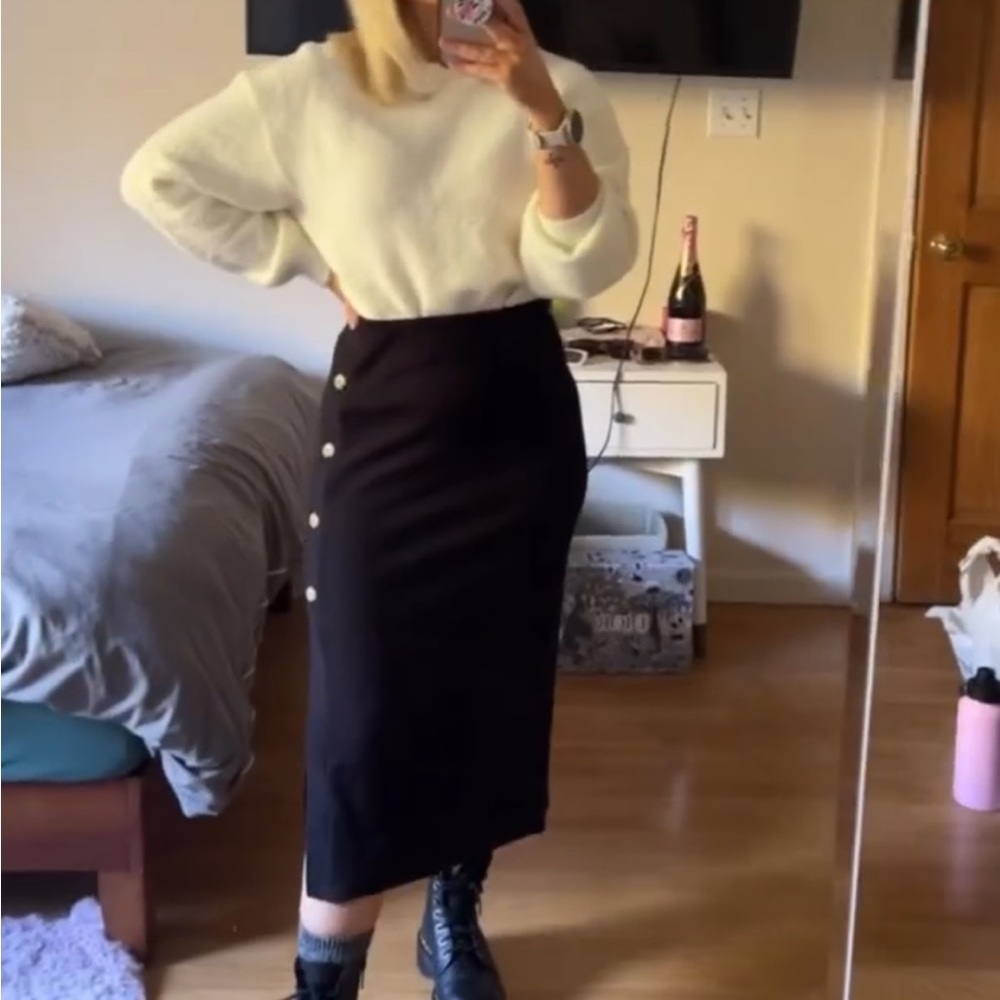 Elegant Black Skirt